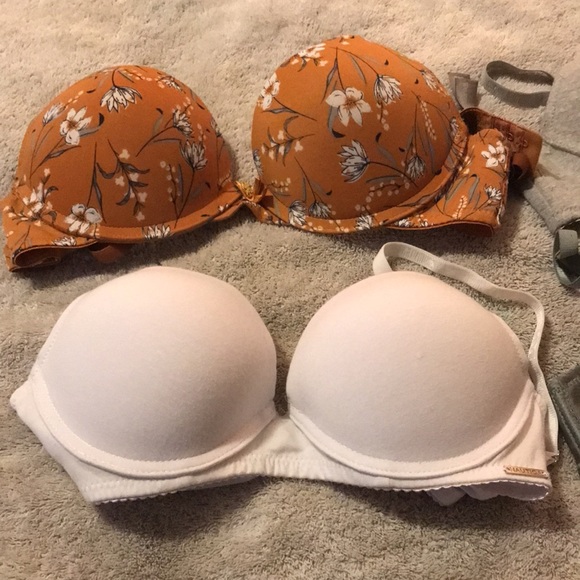 8 Bras various brands all size 34B all almost new - Picture 2 of 4